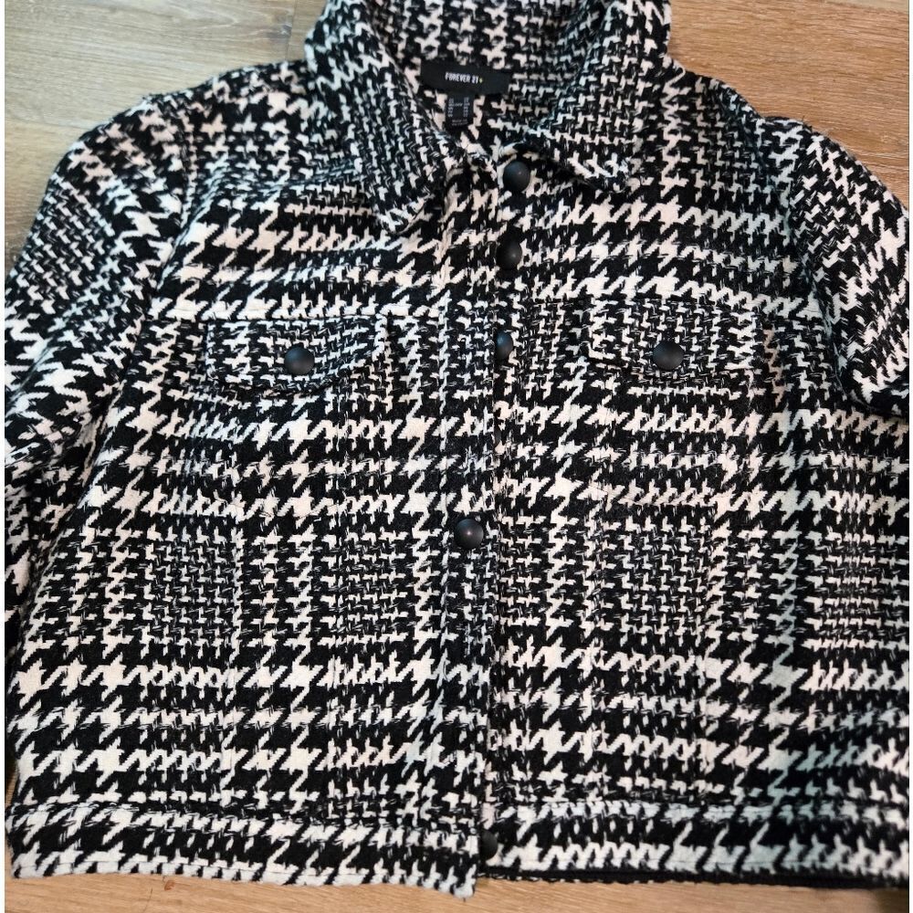 Forever 21 Black and White Geometric Blazer - Picture 14 of 15